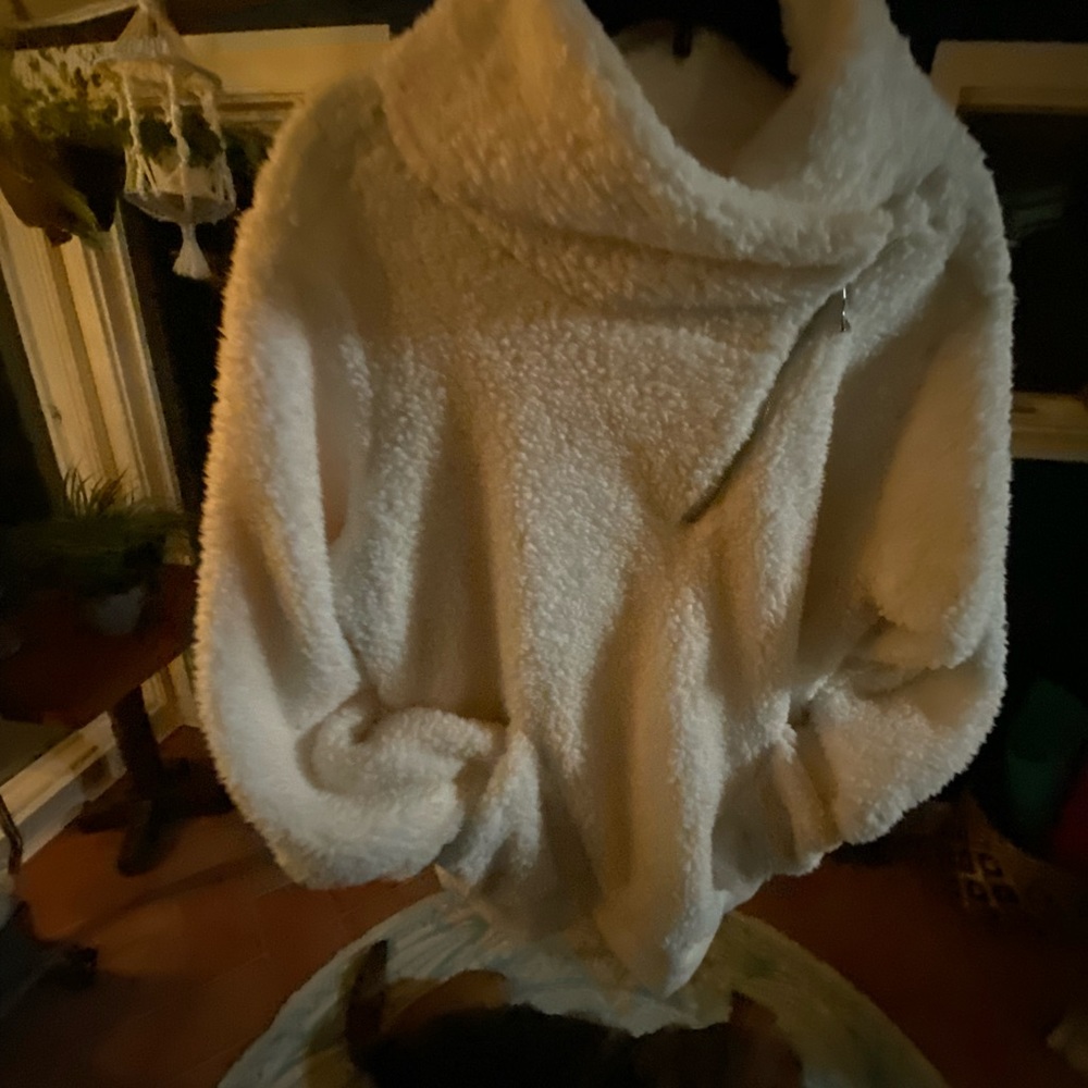 Fleece pullover - Picture 2 of 3